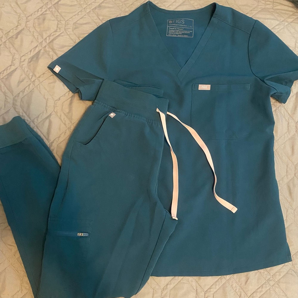 FIGS Teal Scrub Set with Pink Drawstrings